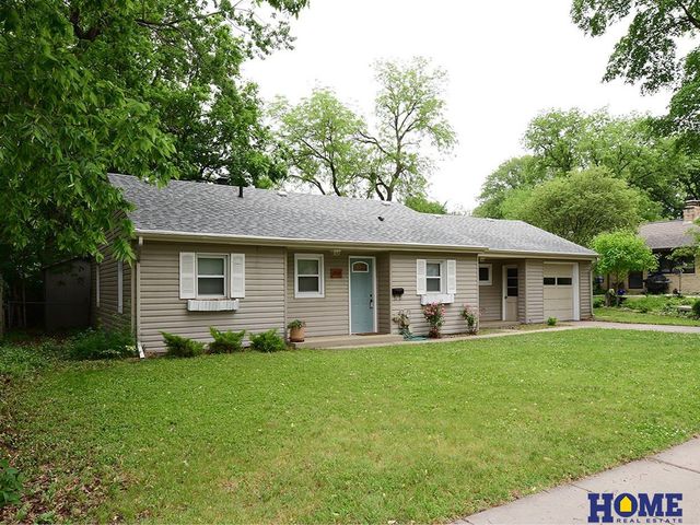 3824 Apple Street, Lincoln, NE 68503