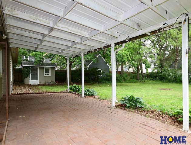3824 Apple Street, Lincoln, NE 68503