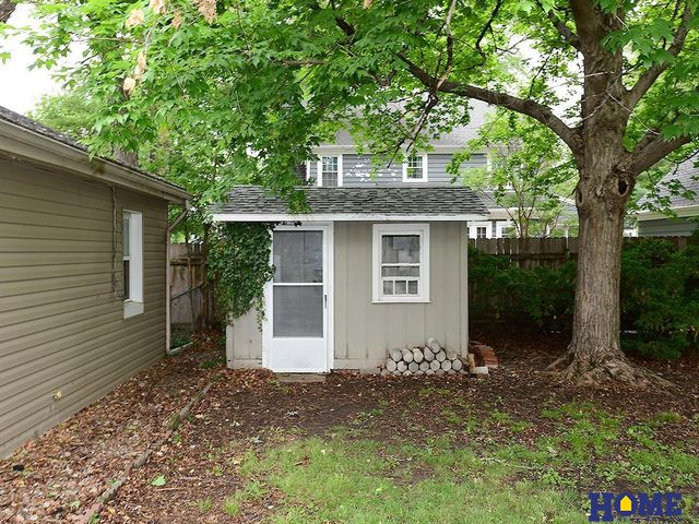 3824 Apple Street, Lincoln, NE 68503
