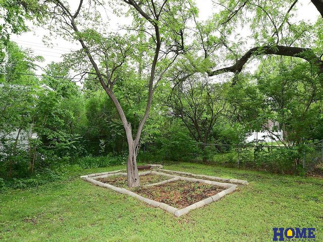 3824 Apple Street, Lincoln, NE 68503