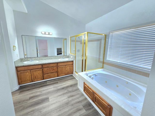 6517 E Amherst Avenue, Fresno, CA 93727