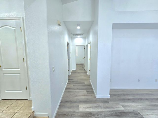 6517 E Amherst Avenue, Fresno, CA 93727