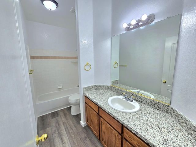 6517 E Amherst Avenue, Fresno, CA 93727