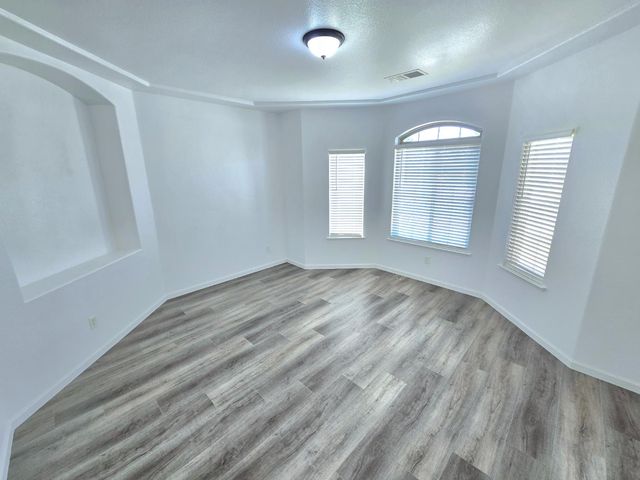 6517 E Amherst Avenue, Fresno, CA 93727