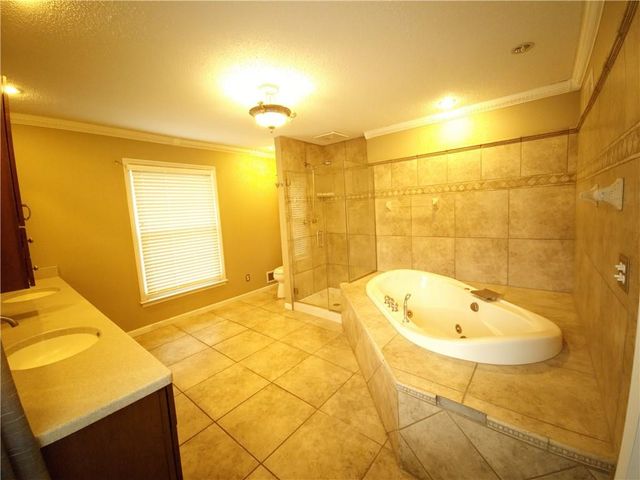 901 96th Terrace, Kansas City, MO 64155