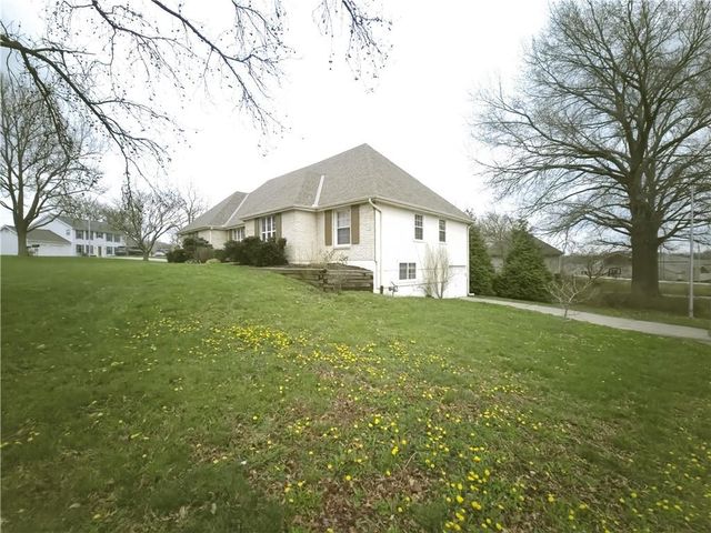 901 96th Terrace, Kansas City, MO 64155