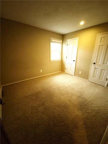 901 96th Terrace, Kansas City, MO 64155