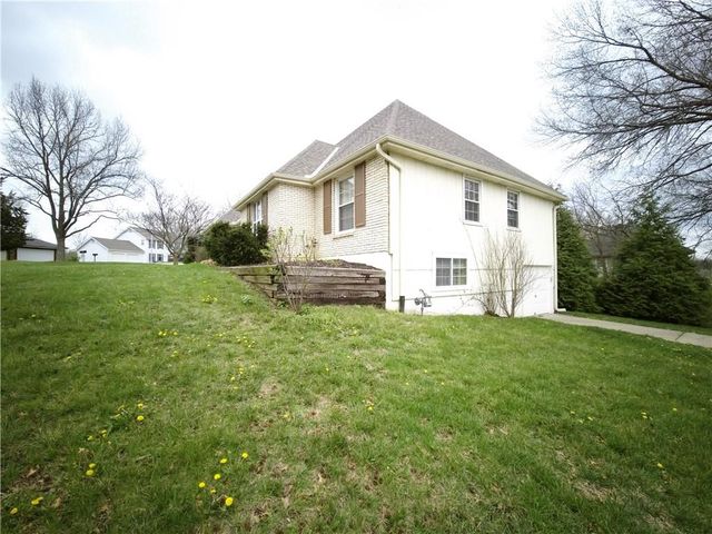 901 96th Terrace, Kansas City, MO 64155