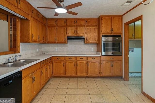 7123 Forest Lane, Union City, GA 30291