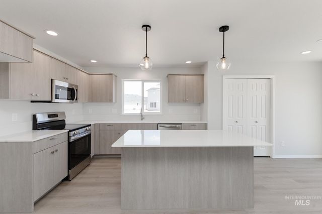 206 Marble Ave, Caldwell, ID 83605