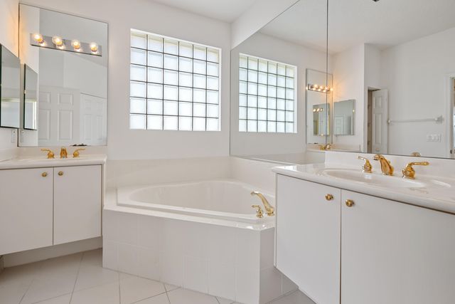 7086 Del Corso Lane, Delray Beach, FL 33446