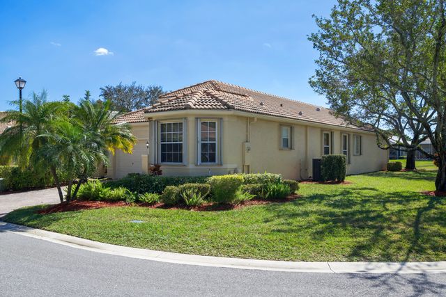 7086 Del Corso Lane, Delray Beach, FL 33446