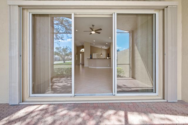 7086 Del Corso Lane, Delray Beach, FL 33446