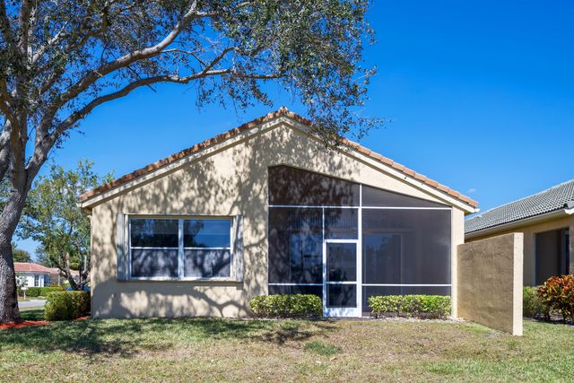 7086 Del Corso Lane, Delray Beach, FL 33446