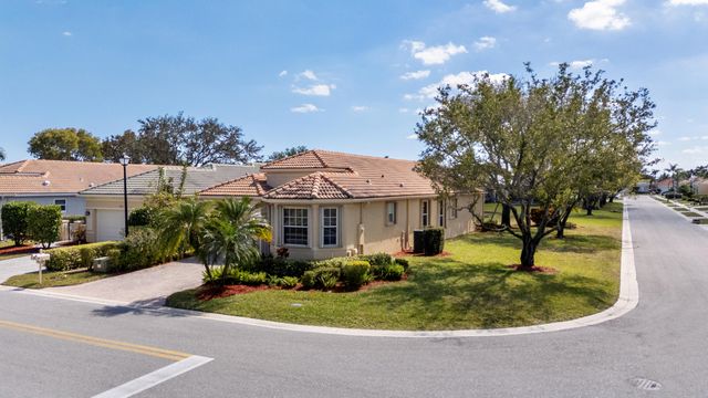 7086 Del Corso Lane, Delray Beach, FL 33446