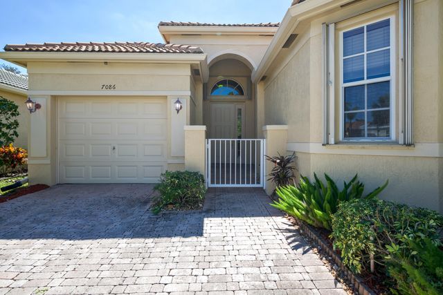 7086 Del Corso Lane, Delray Beach, FL 33446