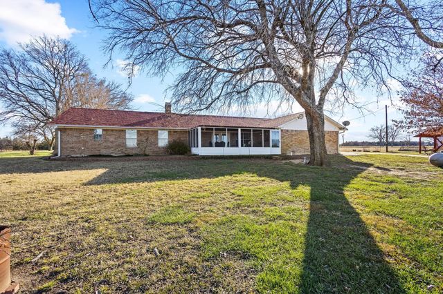 1858 Farm Road 1506, Paris, TX 75460
