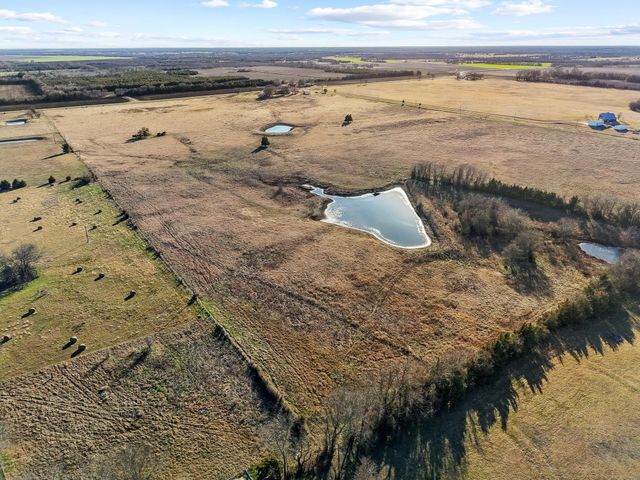 1858 Farm Road 1506, Paris, TX 75460