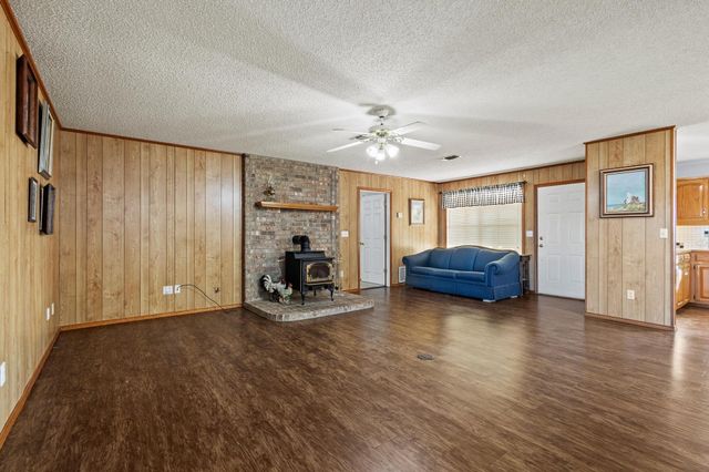 1858 Farm Road 1506, Paris, TX 75460