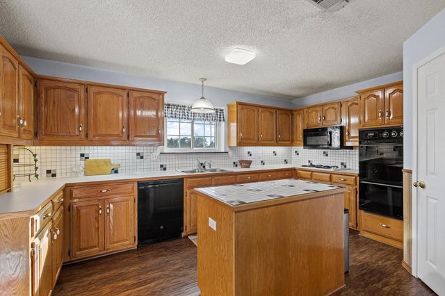 1858 Farm Road 1506, Paris, TX 75460