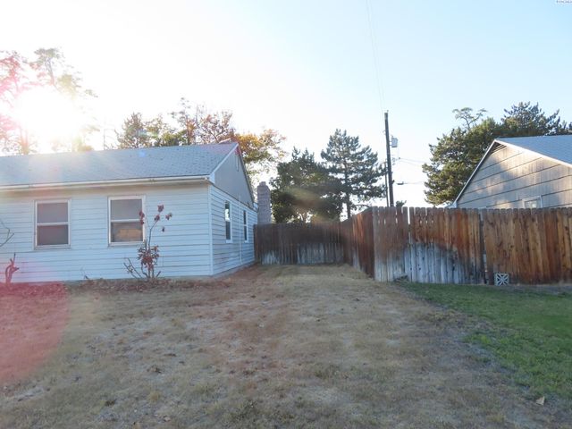 1003 Elm Ave, Richland, WA 99352