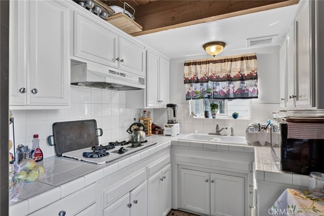 208 Heliotrope, Lake Arrowhead, CA 92352