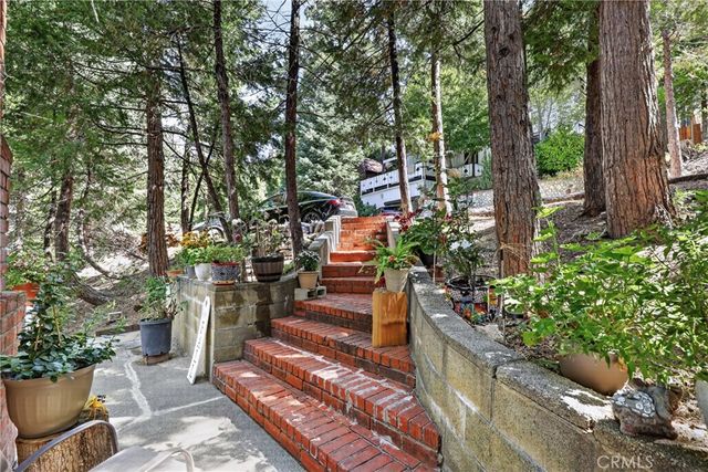 208 Heliotrope, Lake Arrowhead, CA 92352