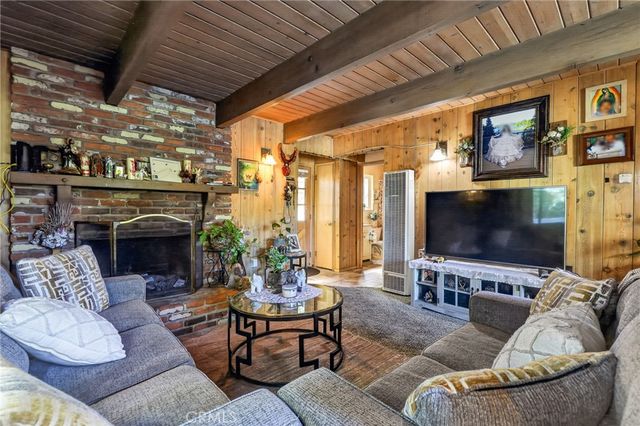 208 Heliotrope, Lake Arrowhead, CA 92352