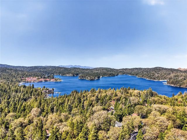 208 Heliotrope, Lake Arrowhead, CA 92352