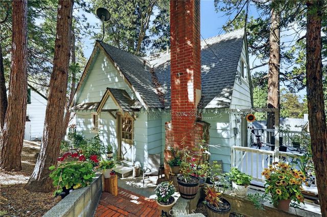 208 Heliotrope, Lake Arrowhead, CA 92352