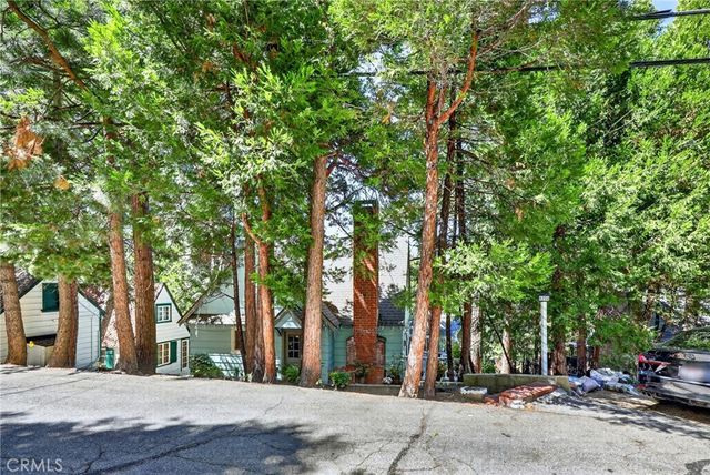 208 Heliotrope, Lake Arrowhead, CA 92352