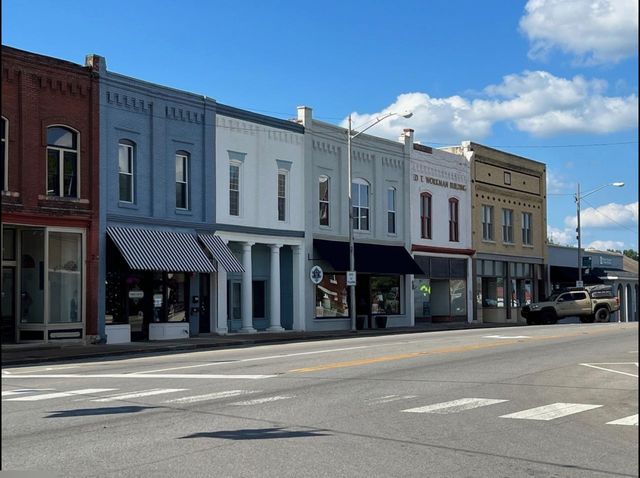 110 E Merchant St, Mount Pleasant, TN 38474