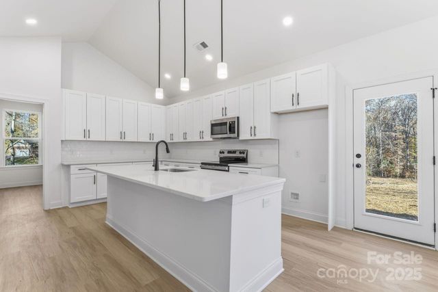 1216 Waterford Drive, Lincolnton, NC 28092