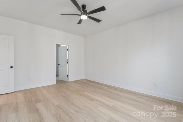 1216 Waterford Drive, Lincolnton, NC 28092