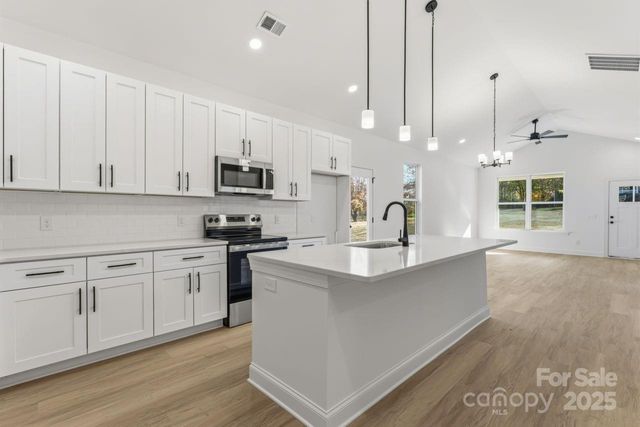 1216 Waterford Drive, Lincolnton, NC 28092