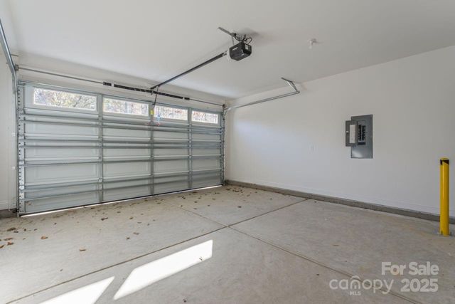 1216 Waterford Drive, Lincolnton, NC 28092