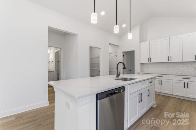 1216 Waterford Drive, Lincolnton, NC 28092