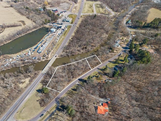 W10636 Cascade Mountain Road, Portage, WI 53901