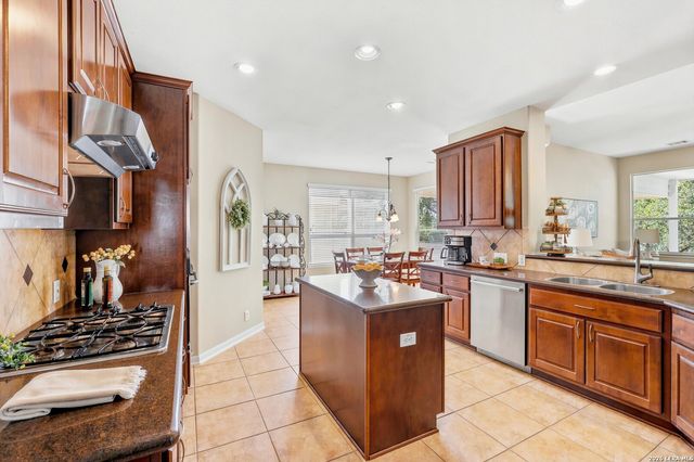 1531 Heavens Peak, San Antonio, TX 78258