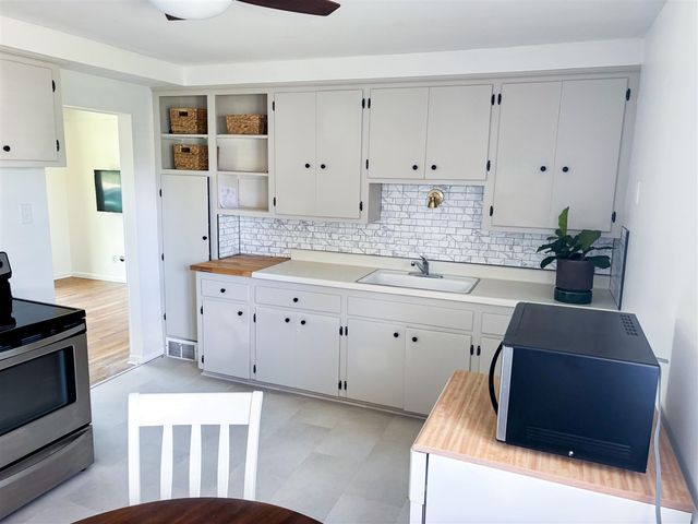 28700 Kathryn Street, Garden City, MI 48135