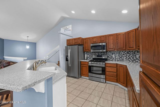 2999 W Bayberry CT, Hayden, ID 83835