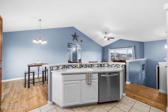 2999 W Bayberry CT, Hayden, ID 83835