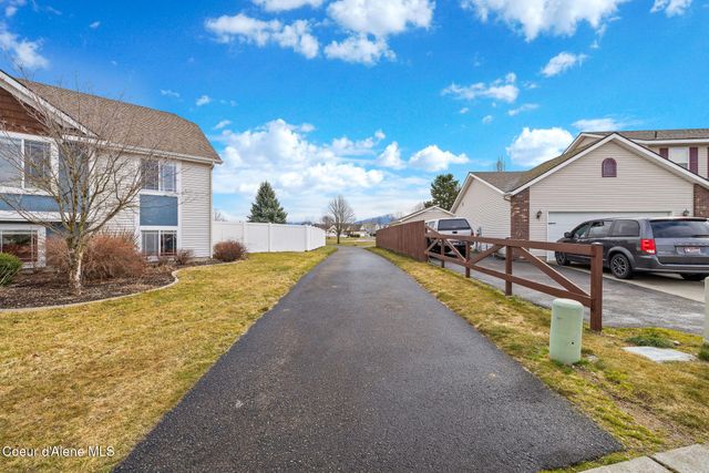 2999 W Bayberry CT, Hayden, ID 83835