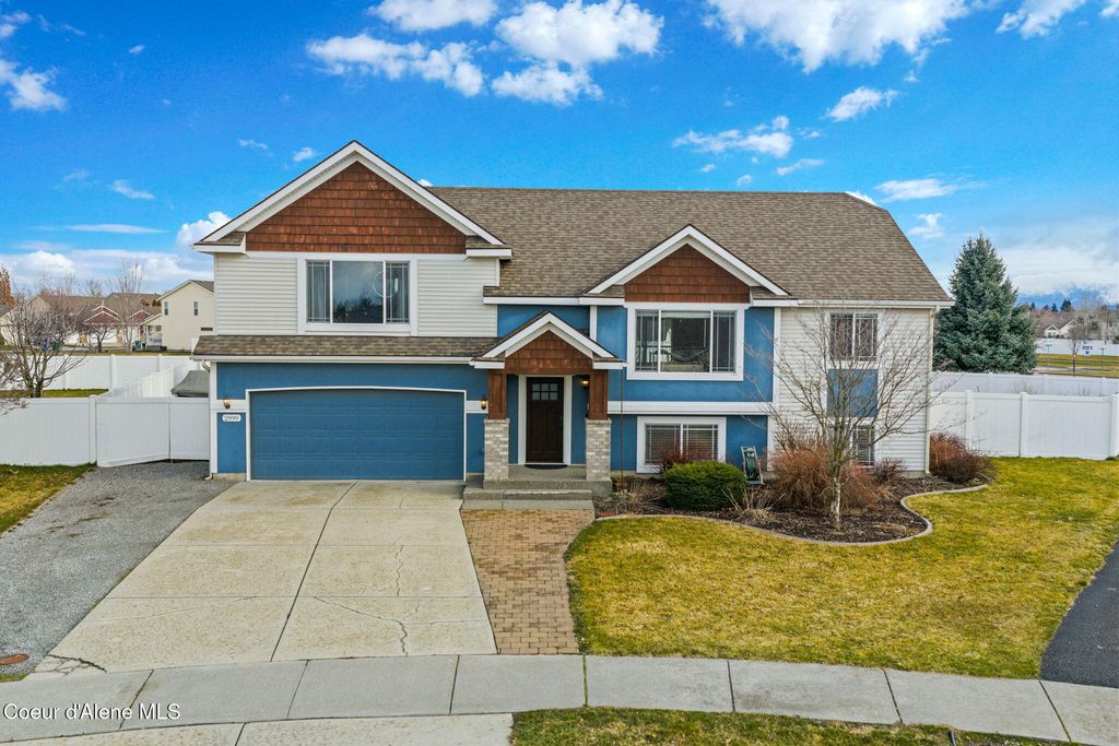 2999 W Bayberry CT, Hayden, ID 83835