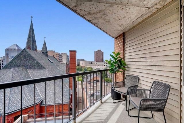 78 10th Street E 702, Saint Paul, MN 55101