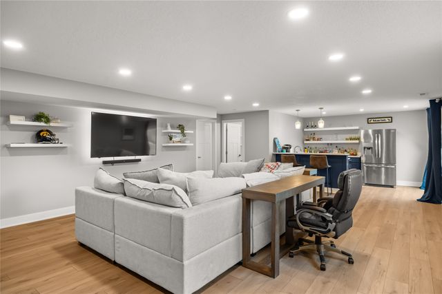 127 NW Sunrise Drive, Waukee, IA 50263