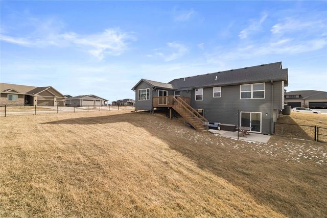 127 NW Sunrise Drive, Waukee, IA 50263