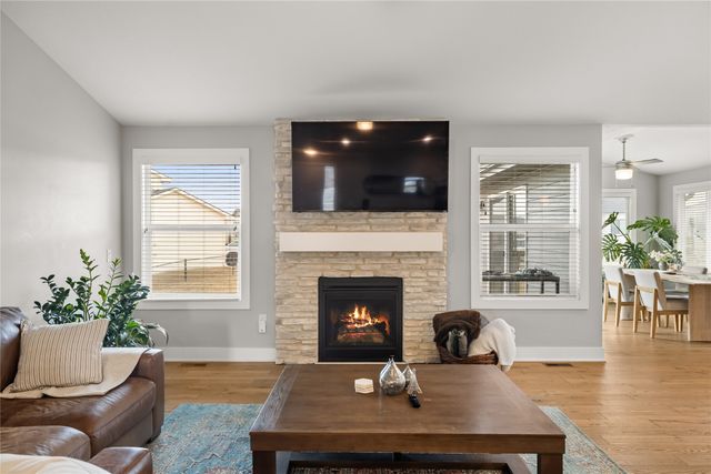 127 NW Sunrise Drive, Waukee, IA 50263