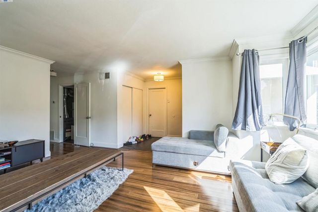 1135 Linden St, Oakland, CA 94607