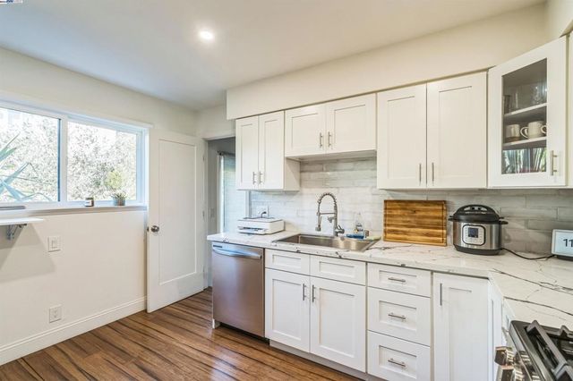 1135 Linden St, Oakland, CA 94607